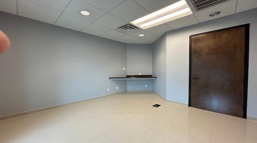 6909 Springfield Ave, Laredo, Texas 78041, 1 Room Rooms,1 BathroomBathrooms,Commercial retail/office,For Rent,6909 Springfield Ave,20252228