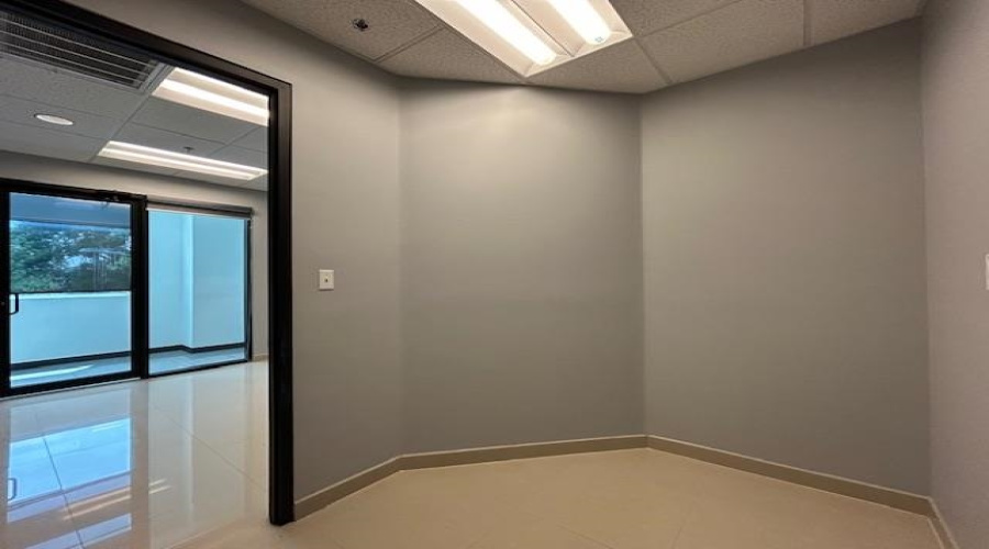 6909 Springfield Ave, Laredo, Texas 78041, 1 Room Rooms,1 BathroomBathrooms,Commercial retail/office,For Rent,6909 Springfield Ave,20252228