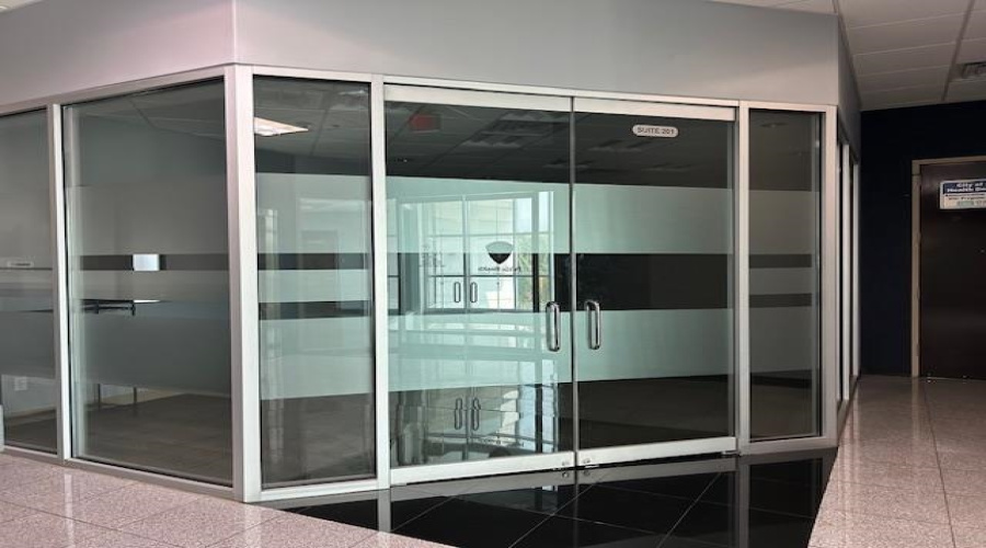 6909 Springfield Ave, Laredo, Texas 78041, 1 Room Rooms,1 BathroomBathrooms,Commercial retail/office,For Rent,6909 Springfield Ave,20252228