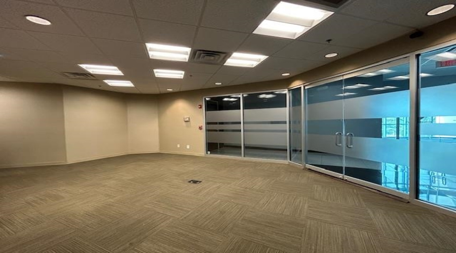 6909 Springfield Ave, Laredo, Texas 78041, 1 Room Rooms,1 BathroomBathrooms,Commercial retail/office,For Rent,6909 Springfield Ave,20252228