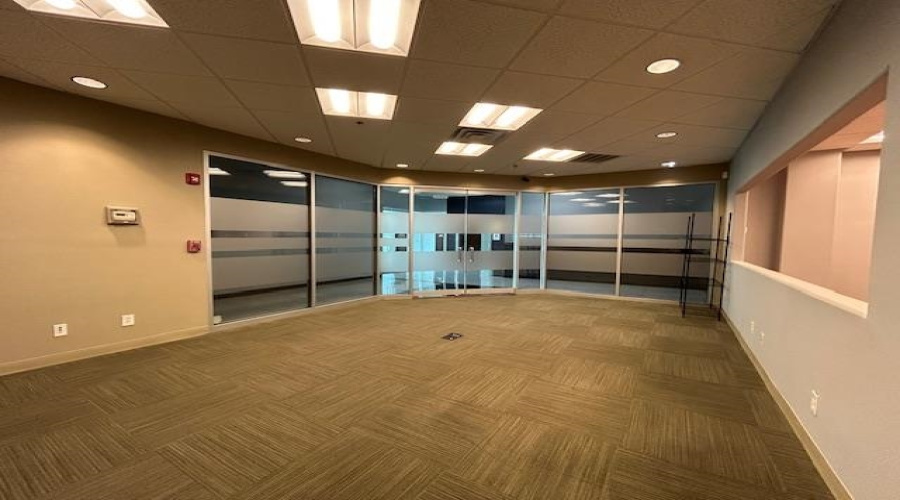 6909 Springfield Ave, Laredo, Texas 78041, 1 Room Rooms,1 BathroomBathrooms,Commercial retail/office,For Rent,6909 Springfield Ave,20252228