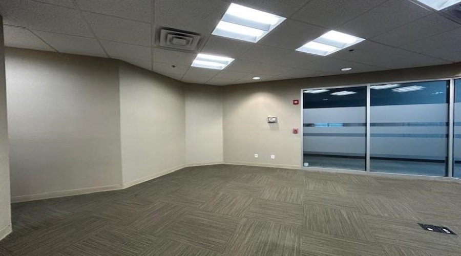 6909 Springfield Ave, Laredo, Texas 78041, 1 Room Rooms,1 BathroomBathrooms,Commercial retail/office,For Rent,6909 Springfield Ave,20252228