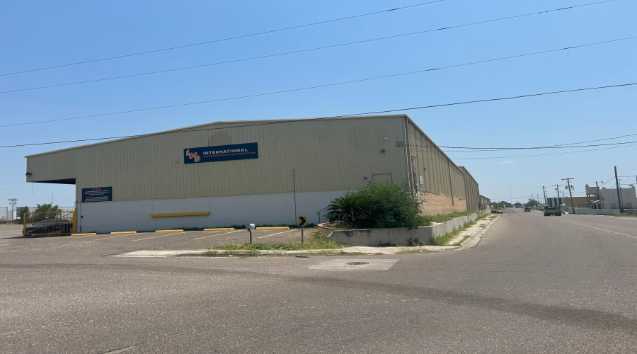 5801 Riverside Dr, Laredo, Texas 78041, 1 Bedroom Bedrooms, 1 Room Rooms,1 BathroomBathrooms,Commercial/industrial,For Rent,5801 Riverside Dr,20252230