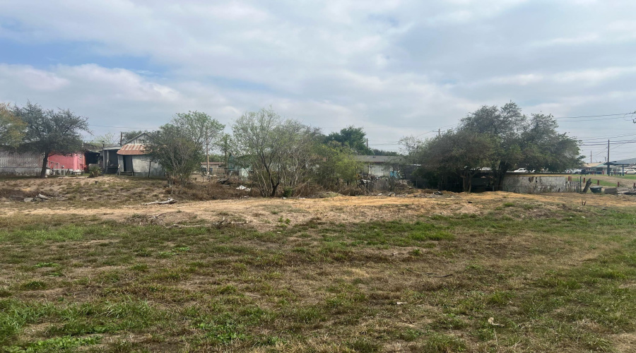 110 W Laredo St, Laredo, Texas 78040, ,Land,For Sale,110 W Laredo St,20252258