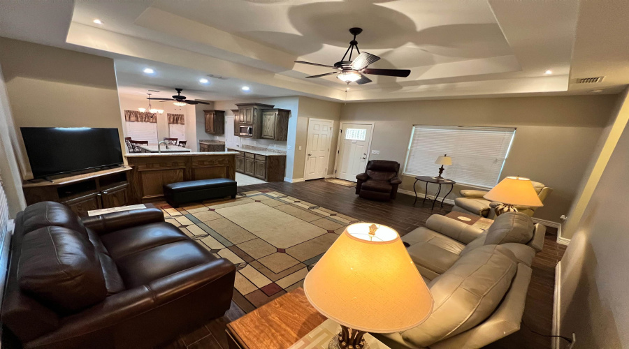 112 Apple Street, Zapata, Texas 78076, 4 Bedrooms Bedrooms, 7 Rooms Rooms,3 BathroomsBathrooms,Residential,For Sale,112 Apple Street,20252271