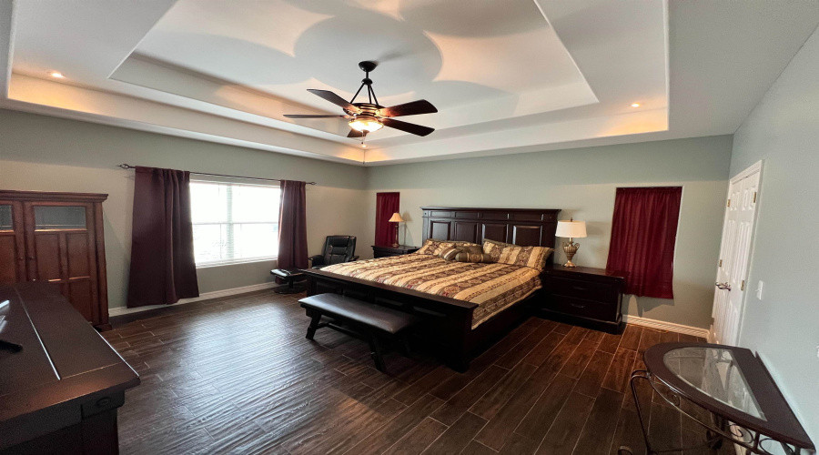 112 Apple Street, Zapata, Texas 78076, 4 Bedrooms Bedrooms, 7 Rooms Rooms,3 BathroomsBathrooms,Residential,For Sale,112 Apple Street,20252271