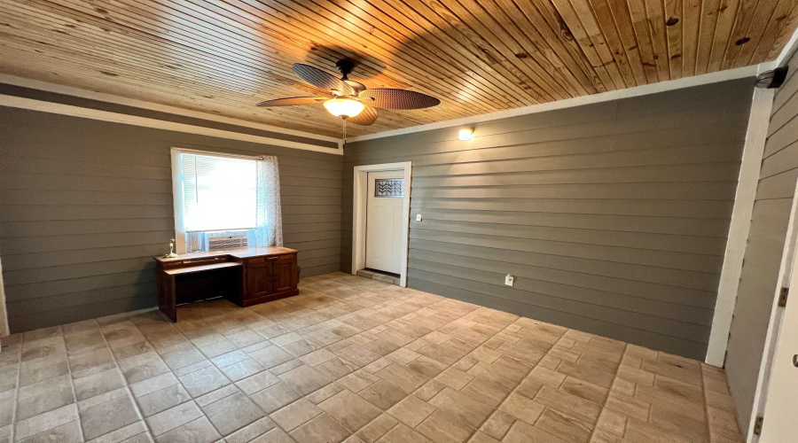 112 Apple Street, Zapata, Texas 78076, 4 Bedrooms Bedrooms, 7 Rooms Rooms,3 BathroomsBathrooms,Residential,For Sale,112 Apple Street,20252271