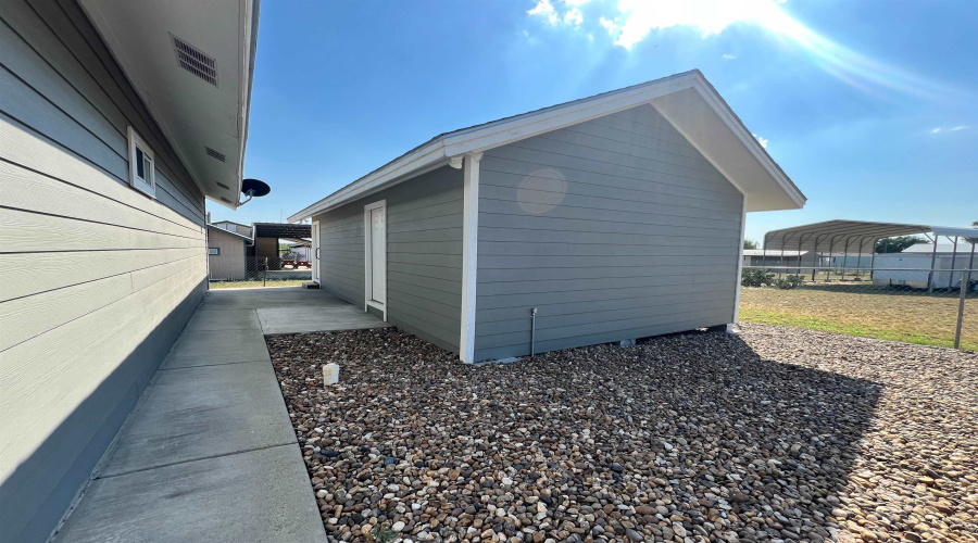 112 Apple Street, Zapata, Texas 78076, 4 Bedrooms Bedrooms, 7 Rooms Rooms,3 BathroomsBathrooms,Residential,For Sale,112 Apple Street,20252271