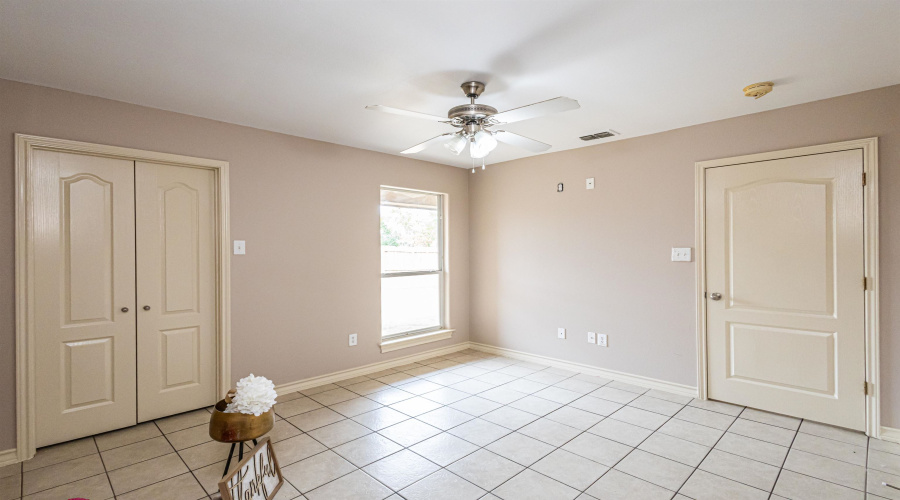 17201 Running Doe St, LAREDO, Texas 78045, 3 Bedrooms Bedrooms, 5 Rooms Rooms,2 BathroomsBathrooms,Residential,For Sale,17201 Running Doe St,20252287