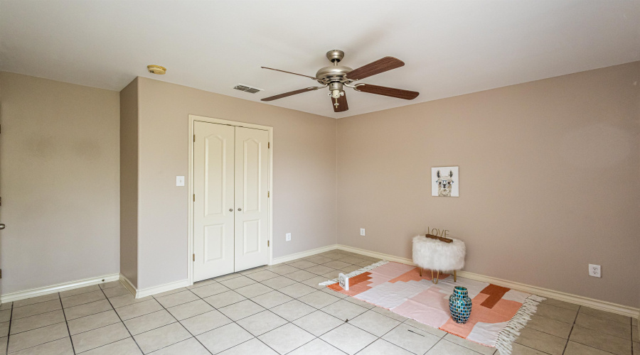 17201 Running Doe St, LAREDO, Texas 78045, 3 Bedrooms Bedrooms, 5 Rooms Rooms,2 BathroomsBathrooms,Residential,For Sale,17201 Running Doe St,20252287