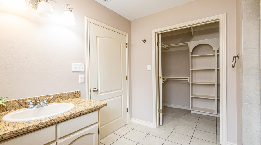 17201 Running Doe St, LAREDO, Texas 78045, 3 Bedrooms Bedrooms, 5 Rooms Rooms,2 BathroomsBathrooms,Residential,For Sale,17201 Running Doe St,20252287