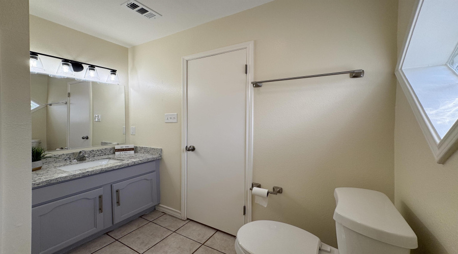 304 Anthony Ln, Laredo, Texas 78046, 3 Bedrooms Bedrooms, 5 Rooms Rooms,2 BathroomsBathrooms,Residential,For Sale,304 Anthony Ln,20252313