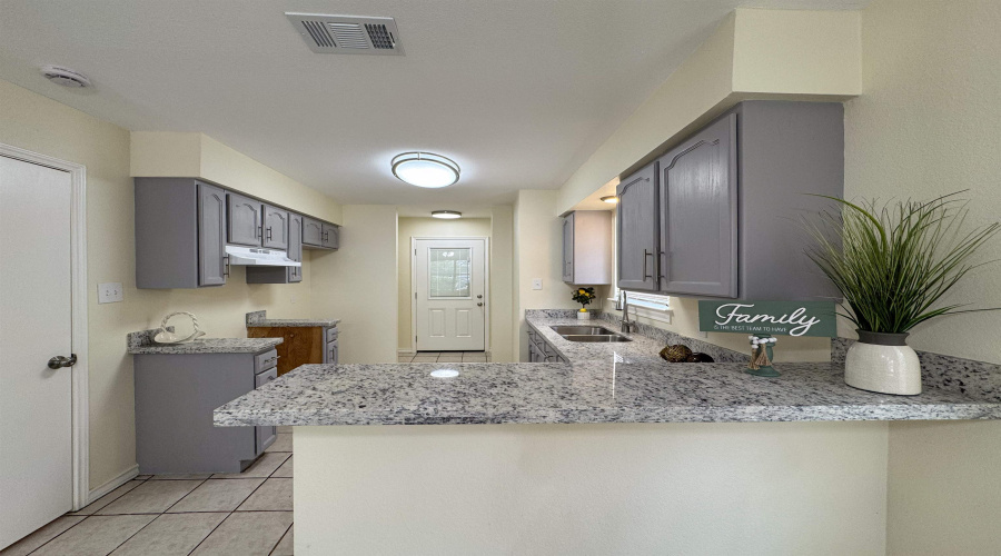 304 Anthony Ln, Laredo, Texas 78046, 3 Bedrooms Bedrooms, 5 Rooms Rooms,2 BathroomsBathrooms,Residential,For Sale,304 Anthony Ln,20252313