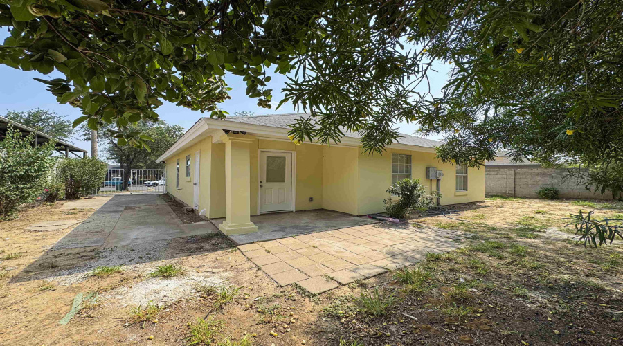 304 Anthony Ln, Laredo, Texas 78046, 3 Bedrooms Bedrooms, 5 Rooms Rooms,2 BathroomsBathrooms,Residential,For Sale,304 Anthony Ln,20252313