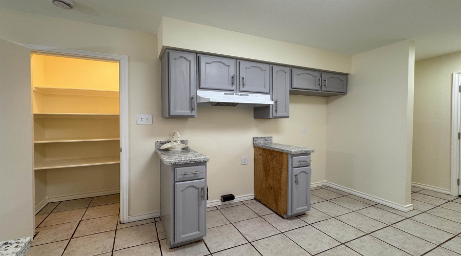 304 Anthony Ln, Laredo, Texas 78046, 3 Bedrooms Bedrooms, 5 Rooms Rooms,2 BathroomsBathrooms,Residential,For Sale,304 Anthony Ln,20252313