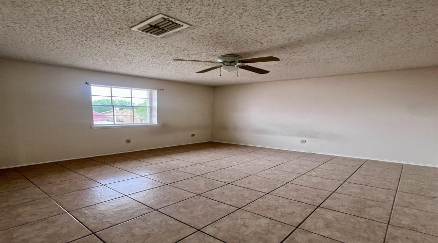 216 E Cherry Lane, LAREDO, Texas 78041, 1 Bedroom Bedrooms, 3 Rooms Rooms,1 BathroomBathrooms,Residential,For Rent,216 E Cherry Lane,20252335