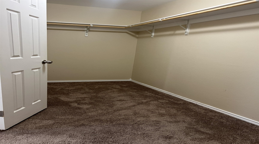 1605 Sambar Lp, Laredo, Texas 78045, 5 Bedrooms Bedrooms, 8 Rooms Rooms,3 BathroomsBathrooms,Residential,For Sale,1605 Sambar Lp,20252343