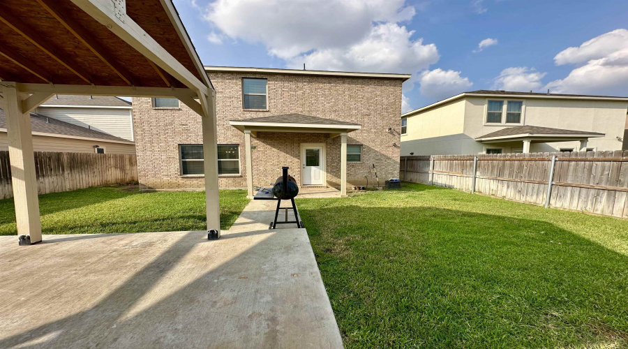 1605 Sambar Lp, Laredo, Texas 78045, 5 Bedrooms Bedrooms, 8 Rooms Rooms,3 BathroomsBathrooms,Residential,For Sale,1605 Sambar Lp,20252343