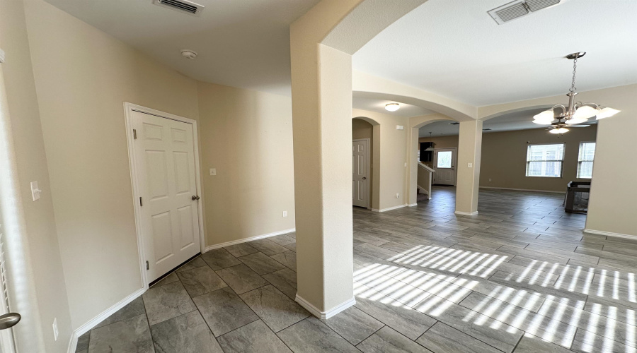 1605 Sambar Lp, Laredo, Texas 78045, 5 Bedrooms Bedrooms, 8 Rooms Rooms,3 BathroomsBathrooms,Residential,For Sale,1605 Sambar Lp,20252343