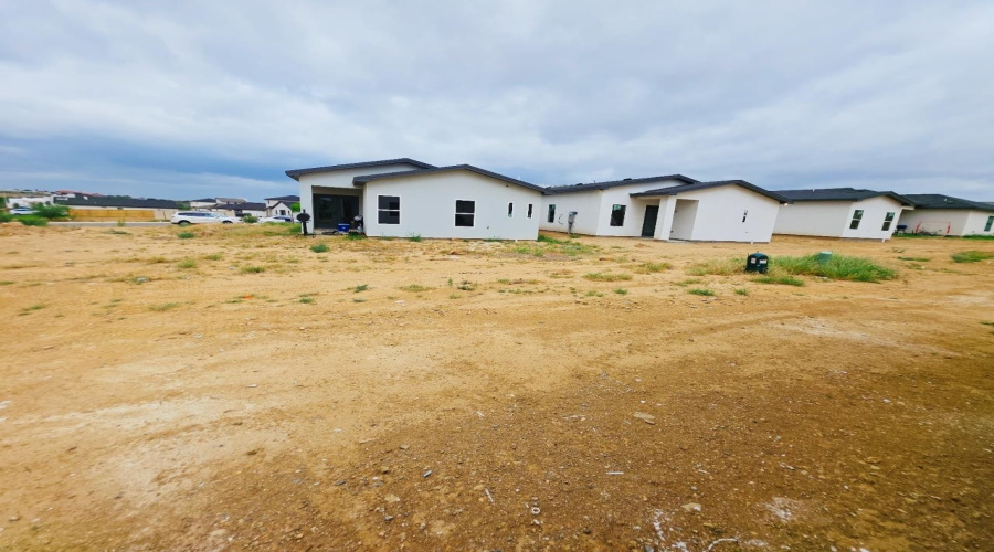 2315 Durazno Ct., LAREDO, Texas 78046, 3 Bedrooms Bedrooms, 5 Rooms Rooms,2 BathroomsBathrooms,Residential,For Sale,2315 Durazno Ct.,20252370