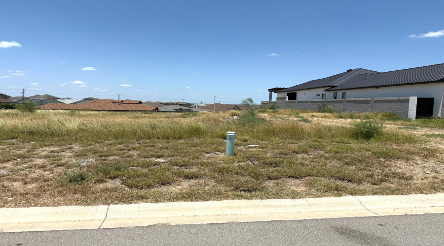 70 Finca Loop, Laredo, Texas 78045, ,Land,For Sale,70 Finca Loop,20252389