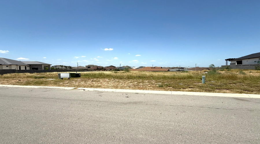 70 Finca Loop, Laredo, Texas 78045, ,Land,For Sale,70 Finca Loop,20252389