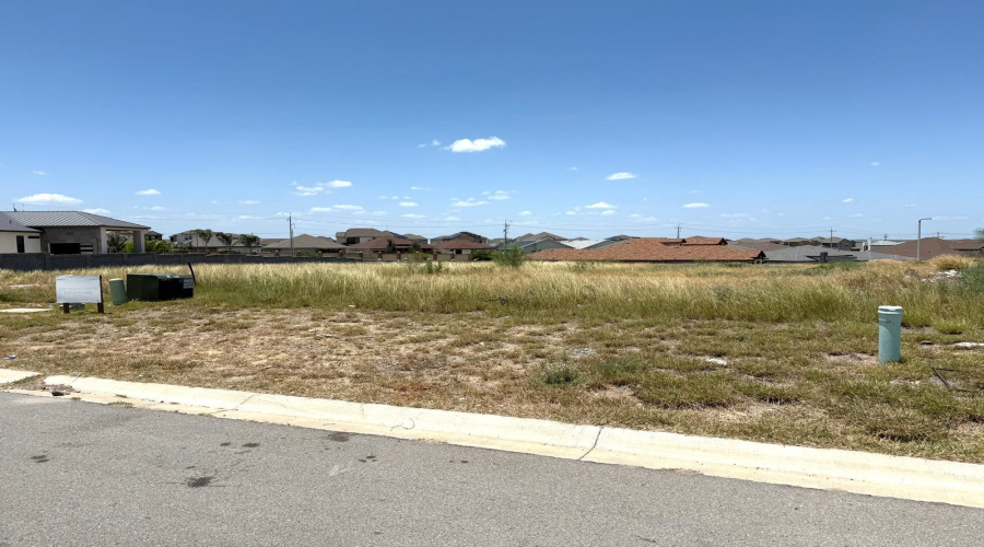 70 Finca Loop, Laredo, Texas 78045, ,Land,For Sale,70 Finca Loop,20252389
