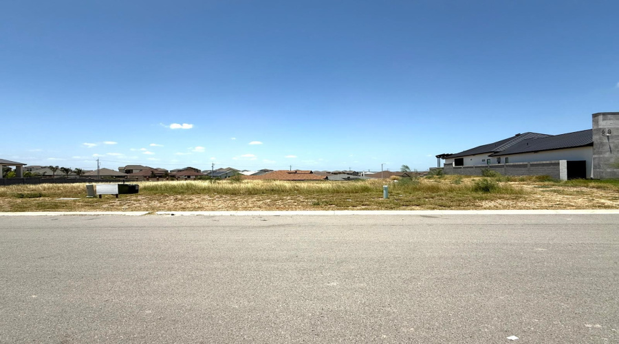 70 Finca Loop, Laredo, Texas 78045, ,Land,For Sale,70 Finca Loop,20252389