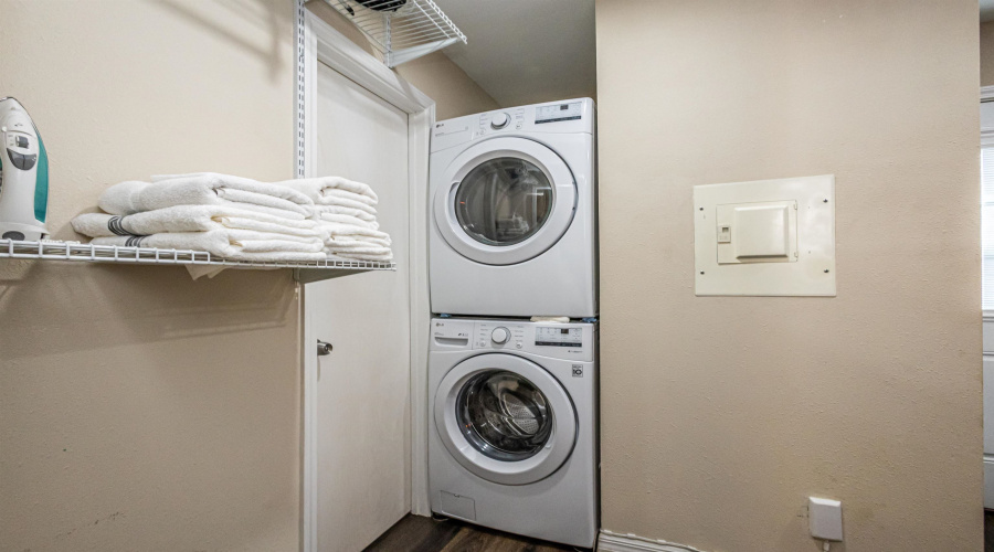 1202 N Center, San Antonio, Texas 78202, 4 Bedrooms Bedrooms, 7 Rooms Rooms,3 BathroomsBathrooms,Residential,For Sale,1202 N Center,20252412