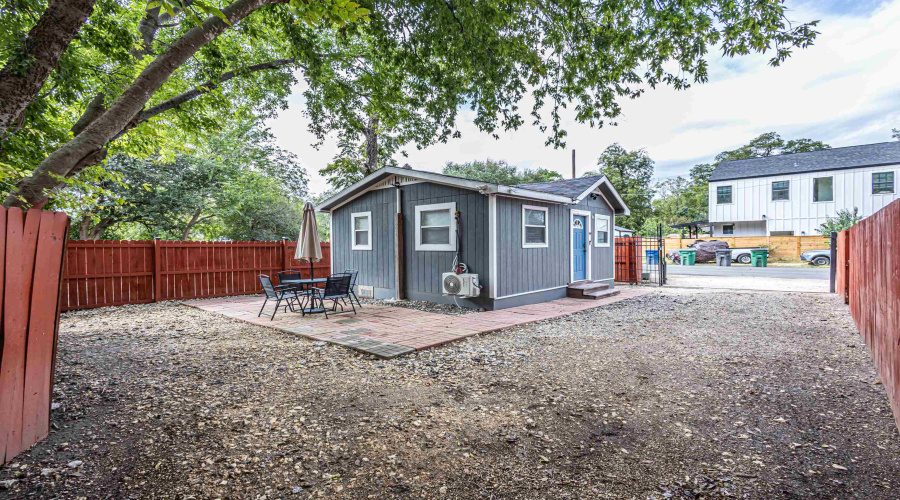 1202 N Center, San Antonio, Texas 78202, 4 Bedrooms Bedrooms, 7 Rooms Rooms,3 BathroomsBathrooms,Residential,For Sale,1202 N Center,20252412