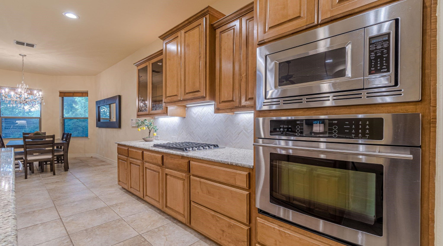 16006 N Huebner Blf, San Antonio, Texas 78248, 3 Bedrooms Bedrooms, 7 Rooms Rooms,2 BathroomsBathrooms,Residential,For Sale,16006 N Huebner Blf,20252416