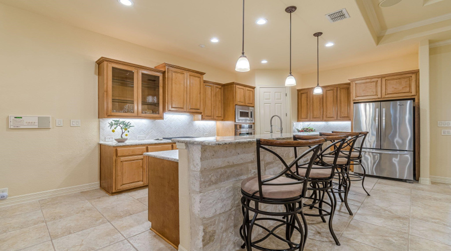 16006 N Huebner Blf, San Antonio, Texas 78248, 3 Bedrooms Bedrooms, 7 Rooms Rooms,2 BathroomsBathrooms,Residential,For Sale,16006 N Huebner Blf,20252416