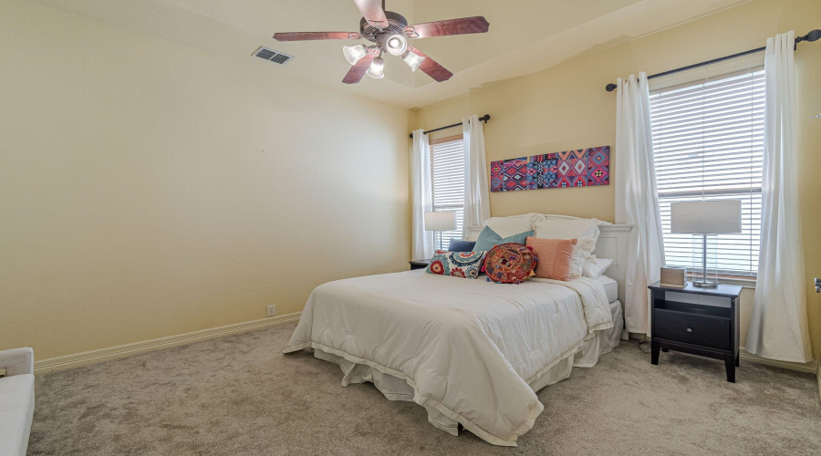 16006 N Huebner Blf, San Antonio, Texas 78248, 3 Bedrooms Bedrooms, 7 Rooms Rooms,2 BathroomsBathrooms,Residential,For Sale,16006 N Huebner Blf,20252416