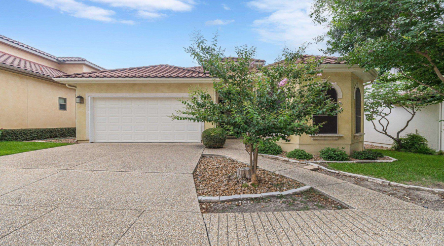 16006 N Huebner Blf, San Antonio, Texas 78248, 3 Bedrooms Bedrooms, 7 Rooms Rooms,2 BathroomsBathrooms,Residential,For Sale,16006 N Huebner Blf,20252416