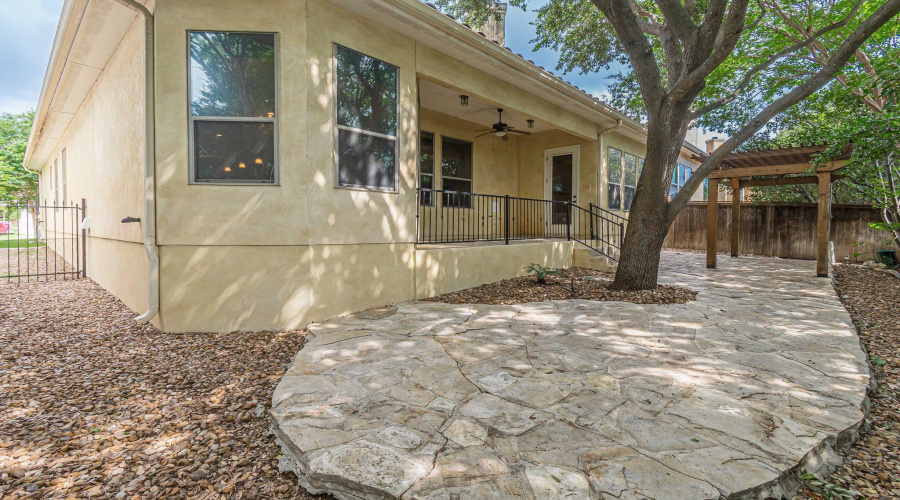 16006 N Huebner Blf, San Antonio, Texas 78248, 3 Bedrooms Bedrooms, 7 Rooms Rooms,2 BathroomsBathrooms,Residential,For Sale,16006 N Huebner Blf,20252416