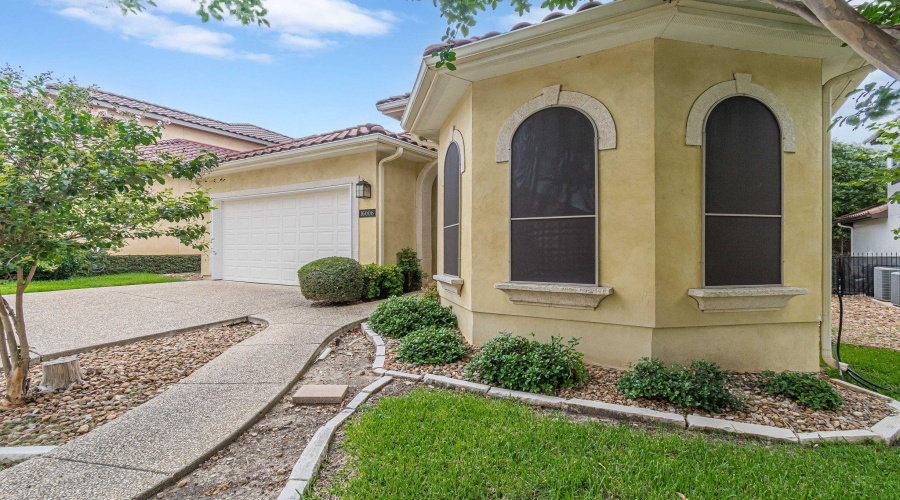 16006 N Huebner Blf, San Antonio, Texas 78248, 3 Bedrooms Bedrooms, 7 Rooms Rooms,2 BathroomsBathrooms,Residential,For Sale,16006 N Huebner Blf,20252416