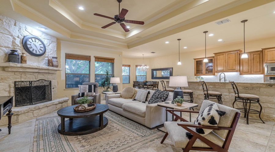 16006 N Huebner Blf, San Antonio, Texas 78248, 3 Bedrooms Bedrooms, 7 Rooms Rooms,2 BathroomsBathrooms,Residential,For Sale,16006 N Huebner Blf,20252416