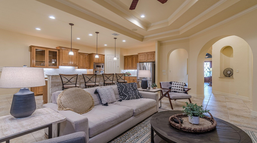 16006 N Huebner Blf, San Antonio, Texas 78248, 3 Bedrooms Bedrooms, 7 Rooms Rooms,2 BathroomsBathrooms,Residential,For Sale,16006 N Huebner Blf,20252416