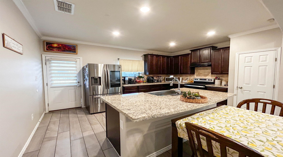 8723 Shiloh Rock Dr., Laredo, Texas 78045, 3 Bedrooms Bedrooms, 6 Rooms Rooms,2 BathroomsBathrooms,Residential,For Rent,8723 Shiloh Rock Dr.,20252422