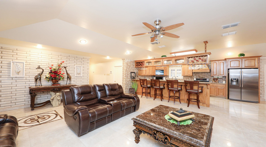 1847 Mangana-Hein Rd, LAREDO, Texas 78046, 3 Bedrooms Bedrooms, 6 Rooms Rooms,3 BathroomsBathrooms,Residential,For Sale,1847 Mangana-Hein Rd,20252424