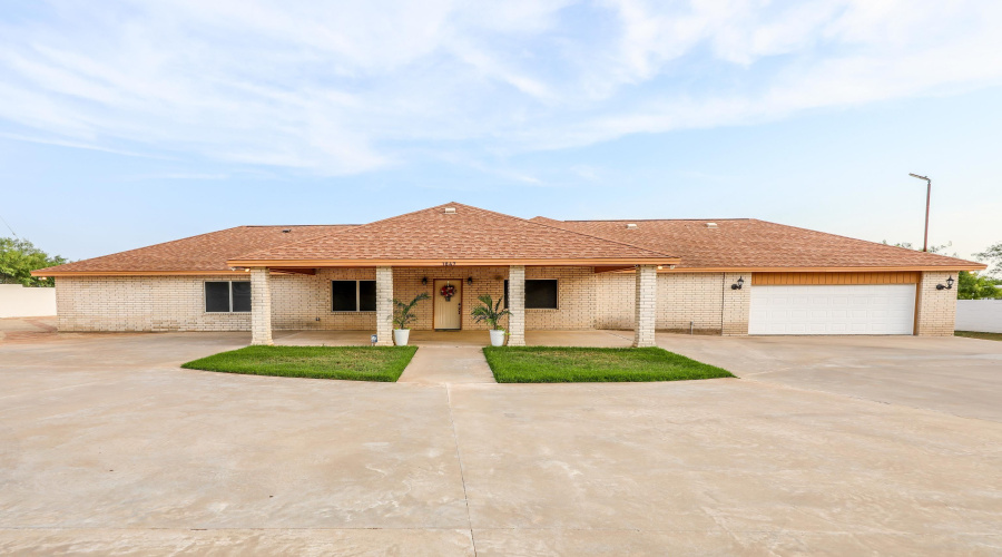 1847 Mangana-Hein Rd, LAREDO, Texas 78046, 3 Bedrooms Bedrooms, 6 Rooms Rooms,3 BathroomsBathrooms,Residential,For Sale,1847 Mangana-Hein Rd,20252424