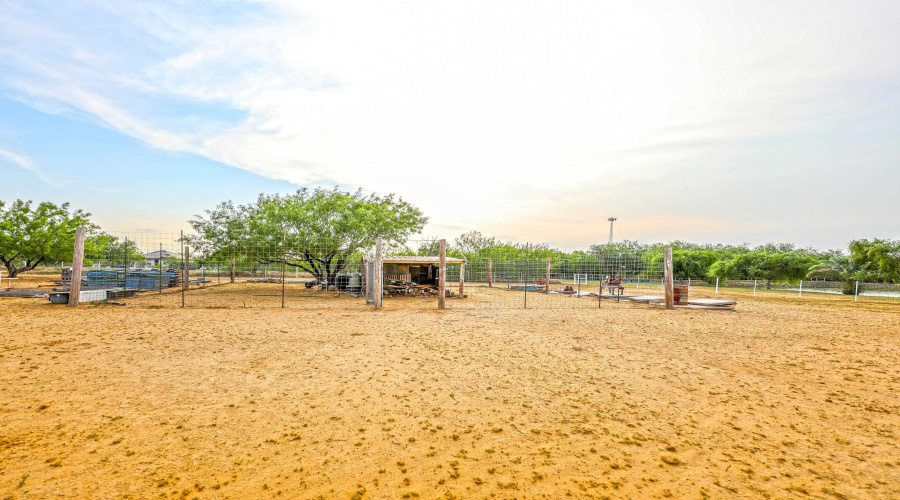 1847 Mangana-Hein Rd, LAREDO, Texas 78046, 3 Bedrooms Bedrooms, 6 Rooms Rooms,3 BathroomsBathrooms,Residential,For Sale,1847 Mangana-Hein Rd,20252424