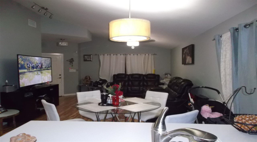 13136 Kickapoo Dr, Laredo, Texas 78045, 3 Bedrooms Bedrooms, 5 Rooms Rooms,2 BathroomsBathrooms,Residential,For Sale,13136 Kickapoo Dr,20252487 13136 Kickapoo Dr, Laredo, Texas 78045, 3 Bedrooms Bedrooms, 5 Rooms Rooms,2 BathroomsBathrooms,Residential,For Sale,13136 Kickapoo Dr,20252487