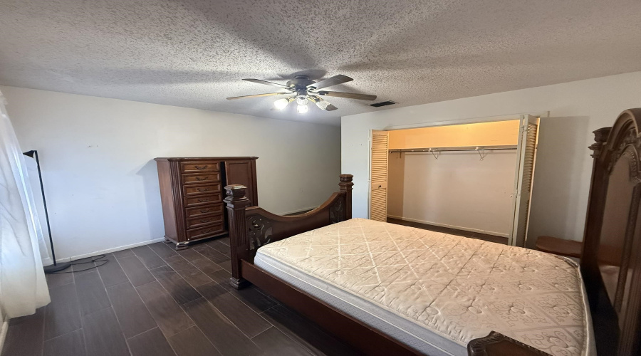 5500 McPherson Rd, Laredo, Texas 78041-0000, 3 Bedrooms Bedrooms, 5 Rooms Rooms,2 BathroomsBathrooms,Residential,For Sale,5500 McPherson Rd,20252510
