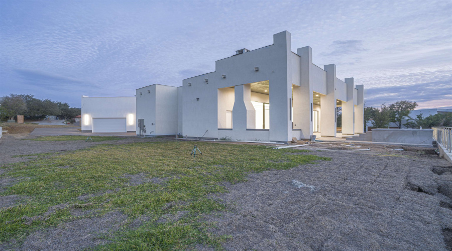 110 Song Bird Ln, LAREDO, Texas 78045, 4 Bedrooms Bedrooms, 10 Rooms Rooms,3 BathroomsBathrooms,Residential,For Sale,110 Song Bird Ln,20252519