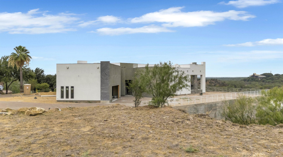 110 Song Bird Ln, LAREDO, Texas 78045, 4 Bedrooms Bedrooms, 10 Rooms Rooms,3 BathroomsBathrooms,Residential,For Sale,110 Song Bird Ln,20252519