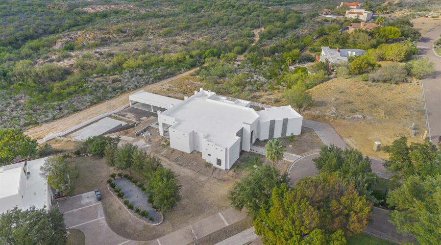 110 Song Bird Ln, LAREDO, Texas 78045, 4 Bedrooms Bedrooms, 10 Rooms Rooms,3 BathroomsBathrooms,Residential,For Sale,110 Song Bird Ln,20252519