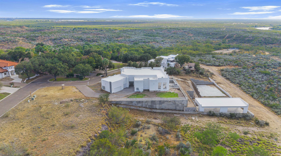 110 Song Bird Ln, LAREDO, Texas 78045, 4 Bedrooms Bedrooms, 10 Rooms Rooms,3 BathroomsBathrooms,Residential,For Sale,110 Song Bird Ln,20252519