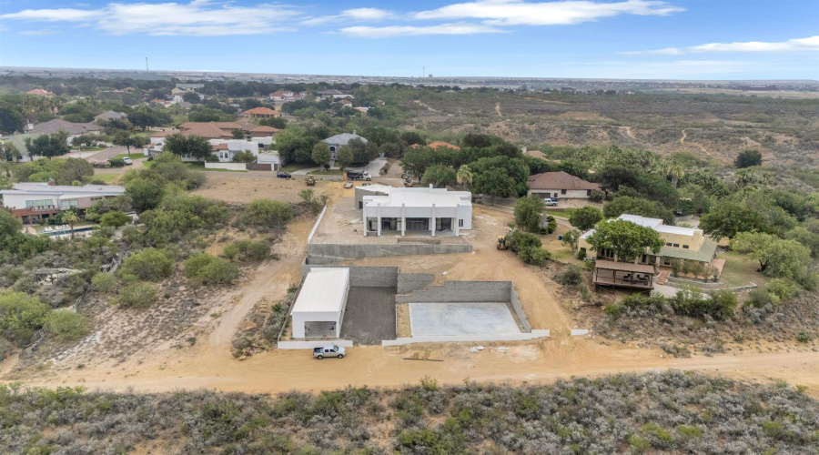110 Song Bird Ln, LAREDO, Texas 78045, 4 Bedrooms Bedrooms, 10 Rooms Rooms,3 BathroomsBathrooms,Residential,For Sale,110 Song Bird Ln,20252519