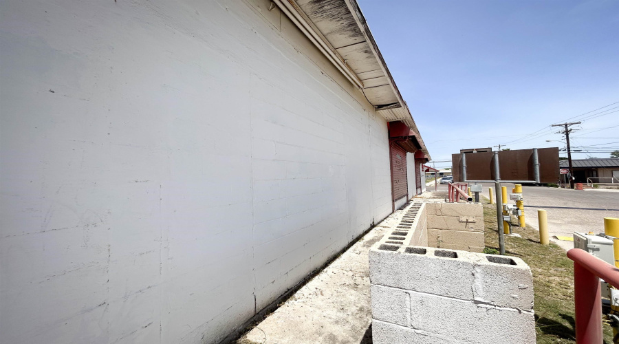 501 Estrella Dr, Roma, Texas 78584, 1 Room Rooms,1 BathroomBathrooms,Commercial retail/office,For Rent,501 Estrella Dr,20190941